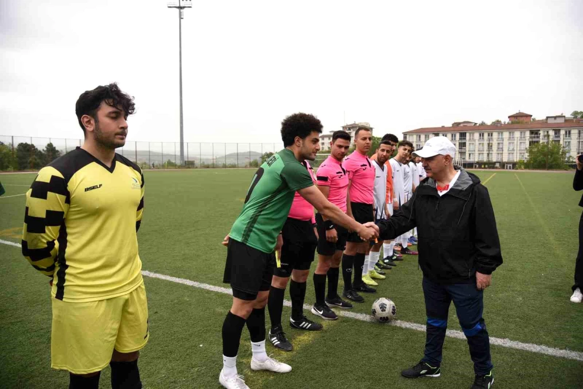 DÜfest 2024’te Birimler Arası Öğrenci Futbol Turnuvası Başladı